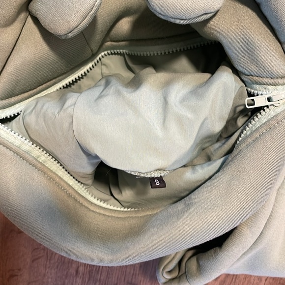 GREEN FROG SWEATSHIRT (S) - Picture 8 of 10